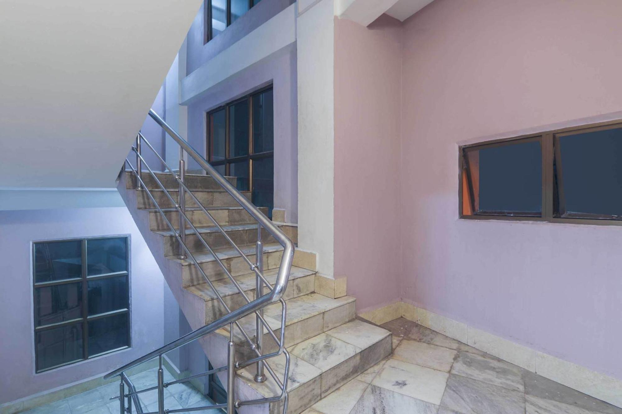 Super Hotel O Am Bed And Breakfast Shillong Esterno foto